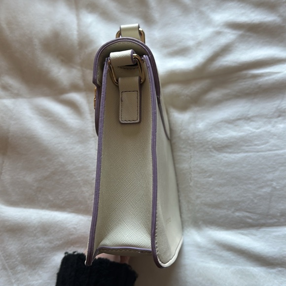 Danielle Nicole Disney Tangled Rapunzel & Pascal Floral Handbag - Picture 4 of 6